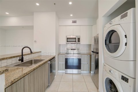 Condo in Doral, Florida, 2 bedrooms  № 1954076 - photo 4