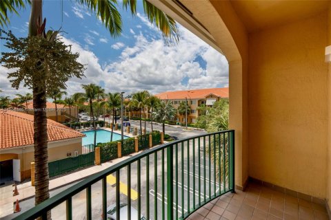 Condo in Doral, Florida, 2 bedrooms  № 1954076 - photo 23