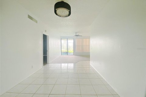 Condominio en alquiler en Winter Haven, Florida, 2 dormitorios, 101.26 m2 № 1845106 - foto 5
