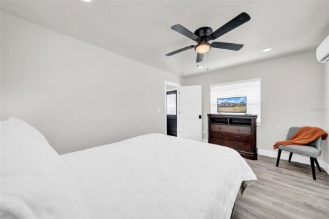 Duplex in Saint Pete Beach, Florida 5 bedrooms, 186.92 sq.m. № 2098124 - photo 26