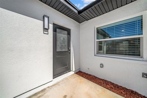 Duplex in Saint Pete Beach, Florida 5 bedrooms, 186.92 sq.m. № 2098124 - photo 24