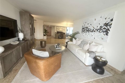 Condominio en alquiler en Sunny Isles Beach, Florida, 2 dormitorios, 160.72 m2 № 1982240 - foto 9