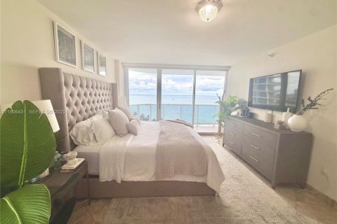 Condominio en alquiler en Sunny Isles Beach, Florida, 2 dormitorios, 160.72 m2 № 1982240 - foto 2