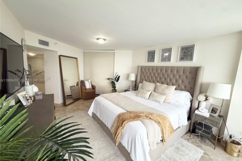Condominio en alquiler en Sunny Isles Beach, Florida, 2 dormitorios, 160.72 m2 № 1982240 - foto 3