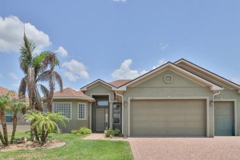 Casa en venta en Winter Haven, Florida, 3 dormitorios, 192.21 m2 № 2155896 - foto 2