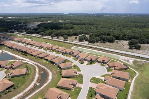 Casa en venta en Winter Haven, Florida, 3 dormitorios, 192.21 m2 № 2155896 - foto 28