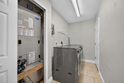House in Maitland, Florida 4 bedrooms, 218.51 sq.m. № 2204138 - photo 29