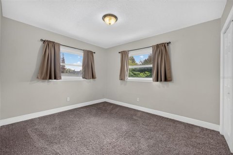 House in Maitland, Florida 4 bedrooms, 218.51 sq.m. № 2204138 - photo 24