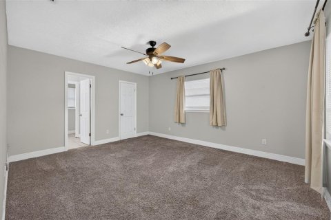 House in Maitland, Florida 4 bedrooms, 218.51 sq.m. № 2204138 - photo 20