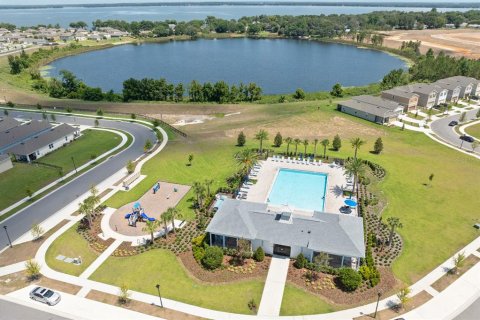 House in Tavares, Florida 3 bedrooms, 165.46 sq.m. № 1911730 - photo 26