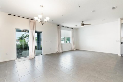 House in Tavares, Florida 3 bedrooms, 165.46 sq.m. № 1911730 - photo 6