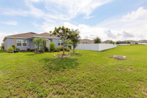 House in Tavares, Florida 3 bedrooms, 165.46 sq.m. № 1911730 - photo 25