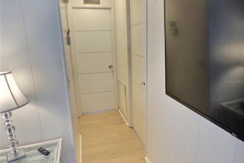 Appartement à louer à Largo, Floride: 2 chambres, 120.4 m2 № 2196908 - photo 5