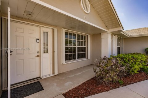 Casa en alquiler en Homestead, Florida, 3 dormitorios, 138.24 m2 № 1893064 - foto 3