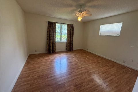 House in Leesburg, Florida 2 bedrooms, 211.82 sq.m. № 2216980 - photo 22