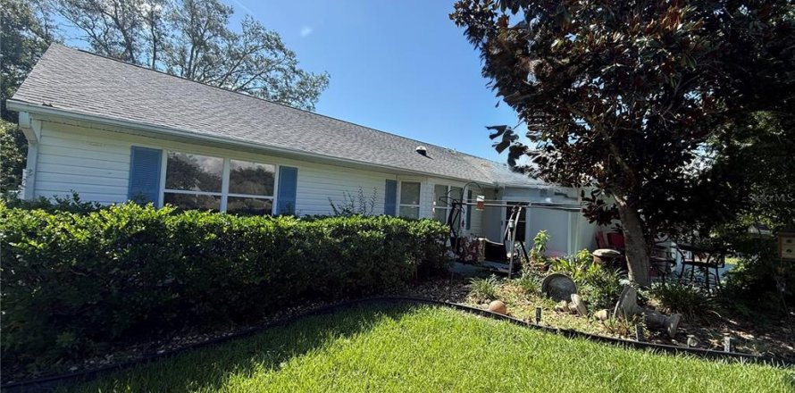 House in Leesburg, Florida 2 bedrooms, 211.82 sq.m. № 2216980