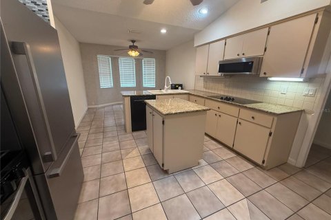 House in Leesburg, Florida 2 bedrooms, 211.82 sq.m. № 2216980 - photo 13