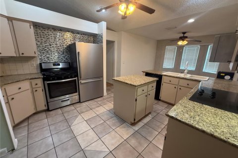 House in Leesburg, Florida 2 bedrooms, 211.82 sq.m. № 2216980 - photo 14