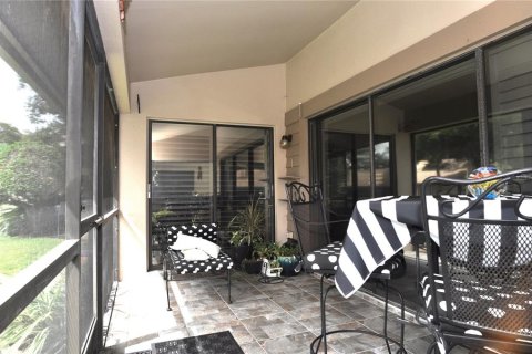 House in Palm Harbor, Florida 2 bedrooms, 134.43 sq.m. № 1395617 - photo 25
