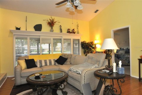 House in Palm Harbor, Florida 2 bedrooms, 134.43 sq.m. № 1395617 - photo 3