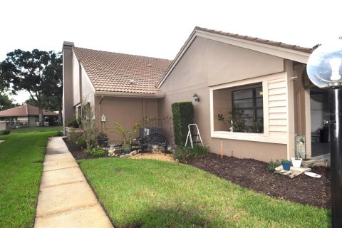 House in Palm Harbor, Florida 2 bedrooms, 134.43 sq.m. № 1395617 - photo 30