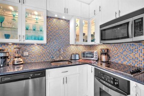 Casa en alquiler en Hollywood, Florida, 2 dormitorios, 111.48 m2 № 1933962 - foto 11