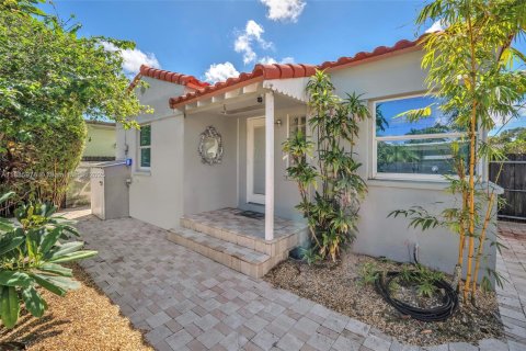 Casa en alquiler en Hollywood, Florida, 2 dormitorios, 111.48 m2 № 1933962 - foto 16
