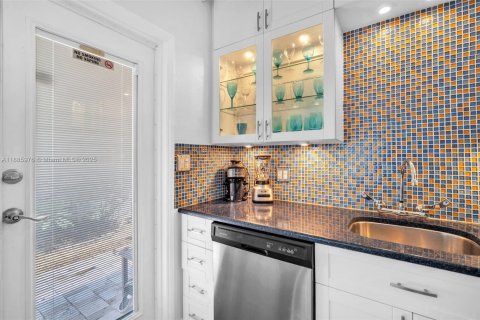 Casa en alquiler en Hollywood, Florida, 2 dormitorios, 111.48 m2 № 1933962 - foto 13