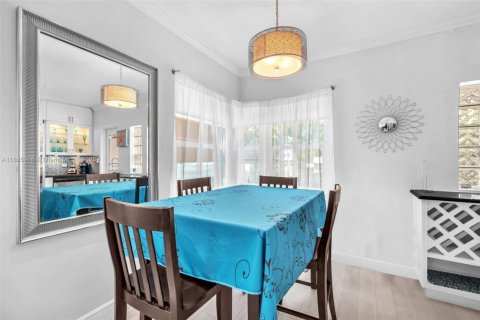 Casa en alquiler en Hollywood, Florida, 2 dormitorios, 111.48 m2 № 1933962 - foto 8