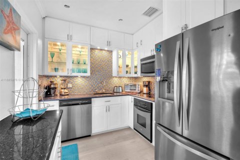 Casa en alquiler en Hollywood, Florida, 2 dormitorios, 111.48 m2 № 1933962 - foto 10