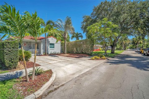 Casa en alquiler en Hollywood, Florida, 2 dormitorios, 111.48 m2 № 1933962 - foto 27