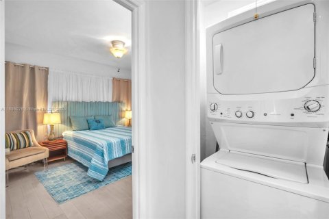 Casa en alquiler en Hollywood, Florida, 2 dormitorios, 111.48 m2 № 1933962 - foto 25