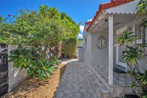 Casa en alquiler en Hollywood, Florida, 2 dormitorios, 111.48 m2 № 1933962 - foto 17