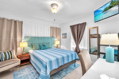 Casa en alquiler en Hollywood, Florida, 2 dormitorios, 111.48 m2 № 1933962 - foto 21