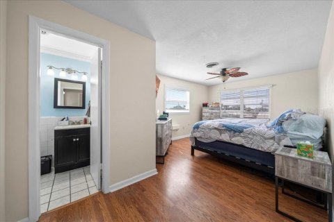 House in Merrit Island, Florida 3 bedrooms, 136.57 sq.m. № 2209355 - photo 20