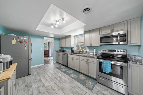 House in Merrit Island, Florida 3 bedrooms, 136.57 sq.m. № 2209355 - photo 14