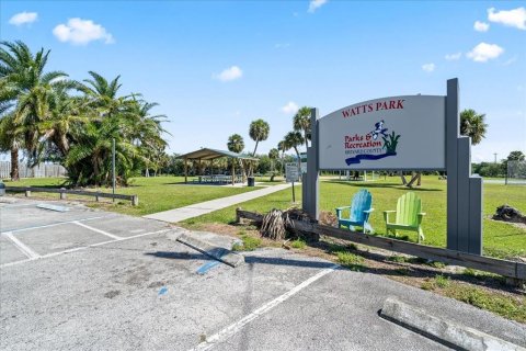 House in Merrit Island, Florida 3 bedrooms, 136.57 sq.m. № 2209355 - photo 30