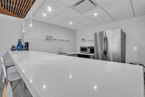 Copropriété à vendre à Miami Beach, Floride: 2 chambres, 104.98 m2 № 2021422 - photo 9