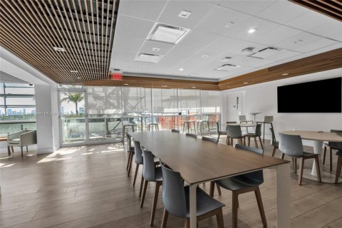 Copropriété à vendre à Miami Beach, Floride: 2 chambres, 104.98 m2 № 2021422 - photo 28