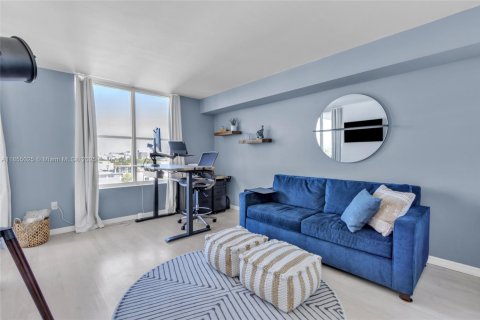 Copropriété à vendre à Miami Beach, Floride: 2 chambres, 104.98 m2 № 2021422 - photo 22