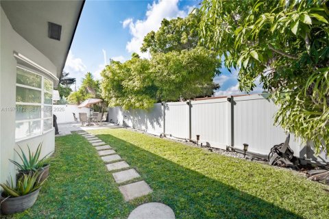 House in Fort Lauderdale, Florida 3 bedrooms, 169.36 sq.m. № 2033256 - photo 23