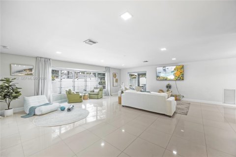 House in Fort Lauderdale, Florida 3 bedrooms, 169.36 sq.m. № 2033256 - photo 19