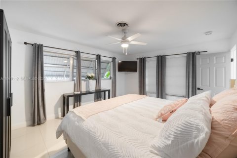 House in Fort Lauderdale, Florida 3 bedrooms, 169.36 sq.m. № 2033256 - photo 11