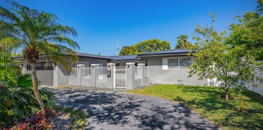 House in Fort Lauderdale, Florida 3 bedrooms, 169.36 sq.m. № 2033256