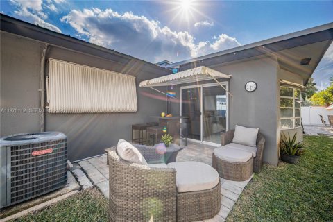 House in Fort Lauderdale, Florida 3 bedrooms, 169.36 sq.m. № 2033256 - photo 26