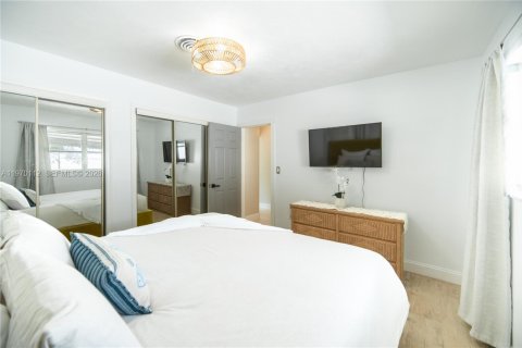 House in Fort Lauderdale, Florida 3 bedrooms, 169.36 sq.m. № 2033256 - photo 14