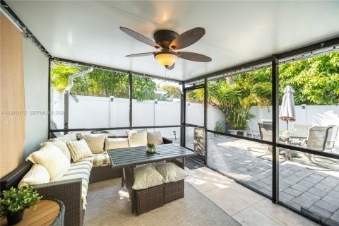 House in Fort Lauderdale, Florida 3 bedrooms, 169.36 sq.m. № 2033256 - photo 22