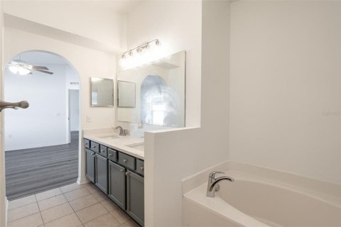House in Leesburg, Florida 3 bedrooms, 149.76 sq.m. № 2152404 - photo 19