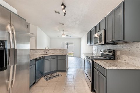 House in Leesburg, Florida 3 bedrooms, 149.76 sq.m. № 2152404 - photo 14