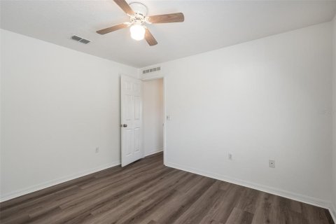 House in Leesburg, Florida 3 bedrooms, 149.76 sq.m. № 2152404 - photo 24